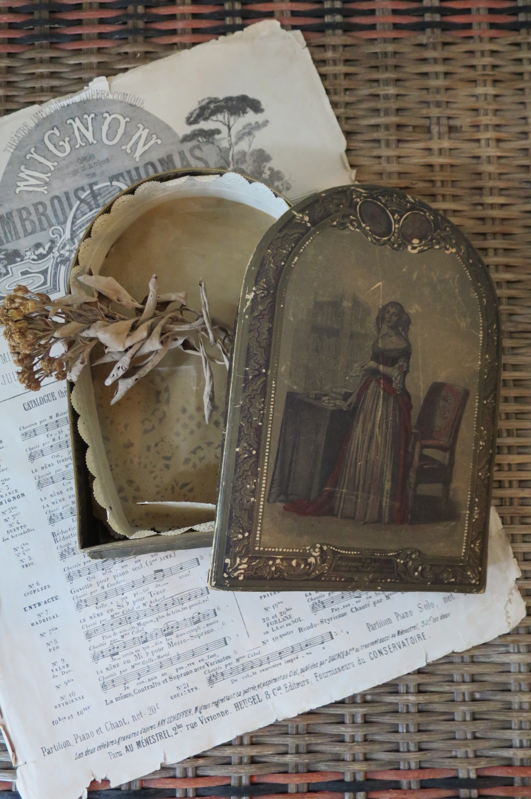 フランスアンティーク チョコレートボックス MARQUISE DE SEVIGNE 紙箱 | antiques-educo online shop
